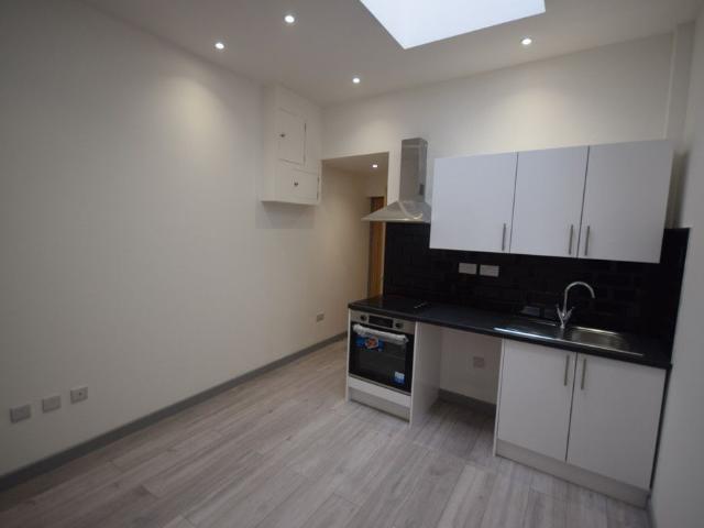 |Ref: R207312|, London Road, Southampton SO15, 1 bed flat to rent, £925 pcm | PrimeLocation