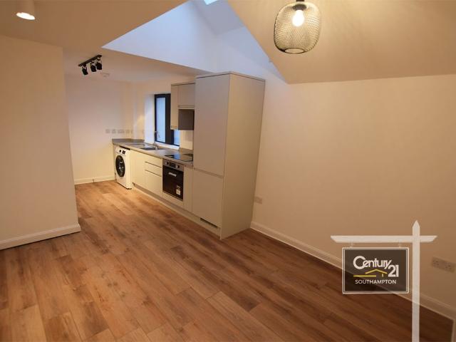 |Ref: R207999|, Mill Road, Southampton SO15, 1 bed flat to rent, £995 pcm | PrimeLocation