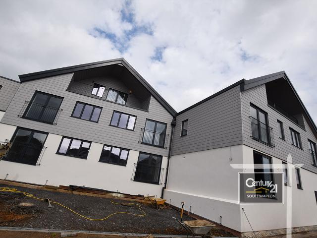 |Ref: R208004|, Mill Road, Southampton, SO15 4AH Century 21 United Kingdom