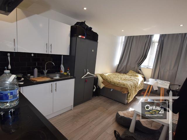 |Ref: R210497|, London Road, Southampton, SO15 2AD Century 21 United Kingdom