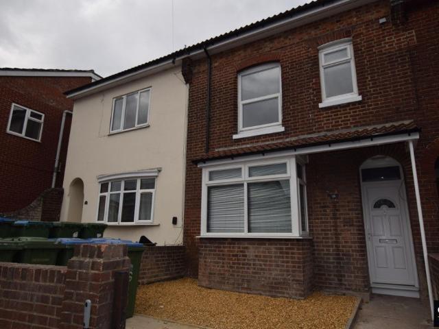 | Ref: R211108 |, Lodge Road, Southampton SO14, 8 bed terraced house to rent, £4,760 pcm | PrimeLocation