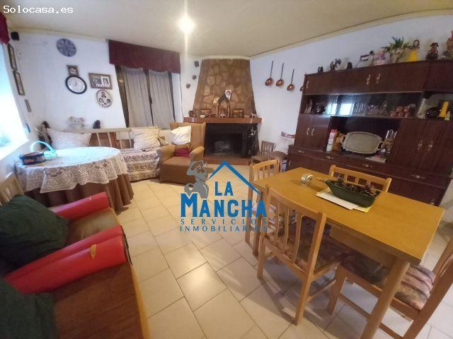 REF: Y077. INMOBILIARIA LA MANCHA VENDE CASA CON PATIO PARA REFORMAR EN EL SALOBRAL