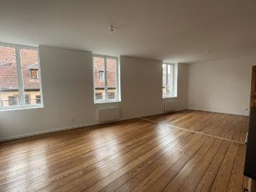 Refait à Neuf. Appartement 3 pièces de 60.63 M2 refait à Neuf