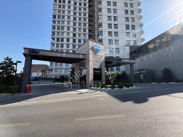 Referans Bahçeşehir'de Özel Teraslı 3+1 Eşyalı Satılık Daire