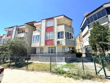 Referans'tan Akçay'da Ayrı Mutfak Doğalgazlı Ön Cephe 3+1 Daire