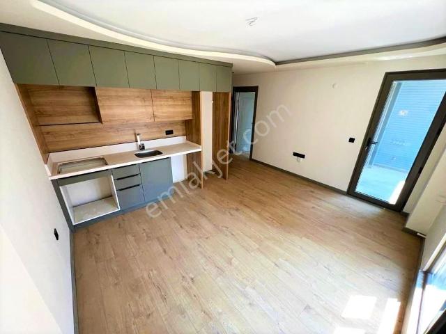 Referans'tan Akçay'da Şık Tasarımlı Sıfır Bina 1+1 Daire
