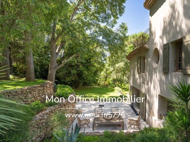 Référence: 5776 NGU. Maison 10 pièces à Aix en Provence. 475m² Aix en Provence