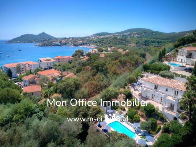 Référence: 5804 SIC. Magnifique maison vue mer Agay! 230m² Saint Raphaël