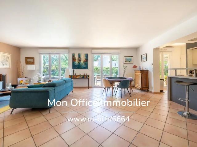 Référence: 6664 NZW Maison 4 chambres piscine, jardin. 125m² Marseille 9ème