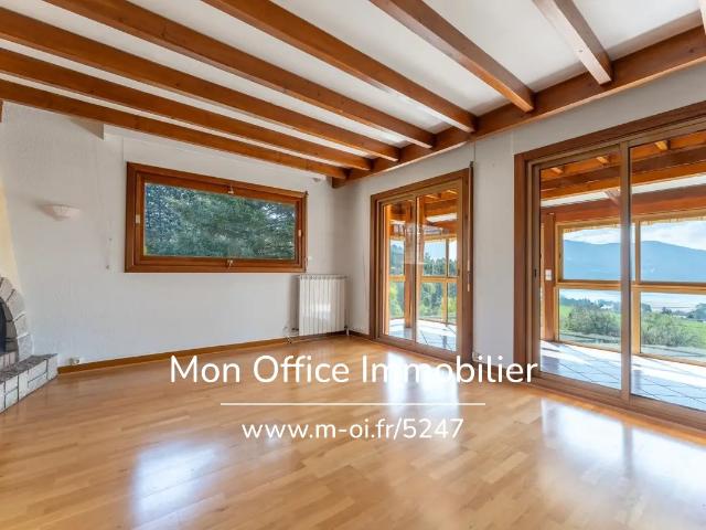 Référence: 6620 MTE Maison 200 m² terrain 2700 m² Vue imprenable sur le Lac