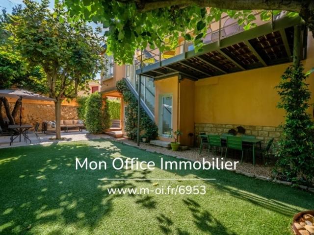 Référence: 6953 JDO Maison de ville avec jardin arboré et piscine au cœur d'Aix en Provence !