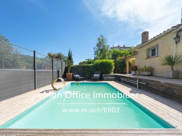 Référence: 6902 JDO Villa provençale de charme avec piscine, studio indépendant et aperçu mer !