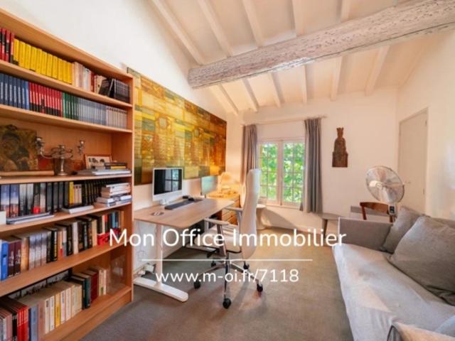 Référence: 7118 TLE Aix en Provence Appartement 3 pièces Bastide du XVIIIe Charme Résidence Calme Garage