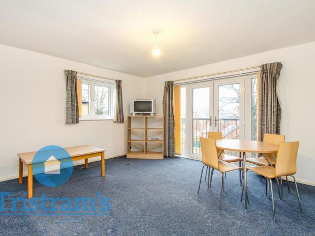 References Pending 2 bed Apartment