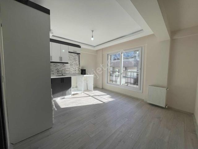 Refet Bele Mahallesi 1+1 55m2 Asansörlü Sıfır Bina