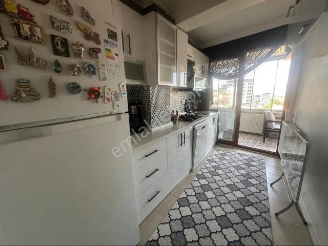 Refet Bele'de Şehir Manzaralı Cam Balkonlu 2+1 Satılık Daire