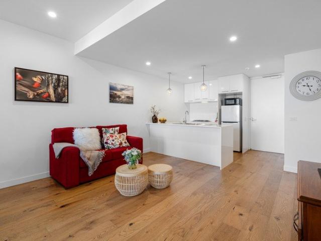 Refined Apartment Living in the Heart of Croydon