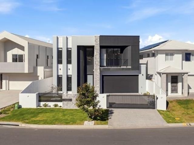 Refined Architecture. Exceptional Lifestyle