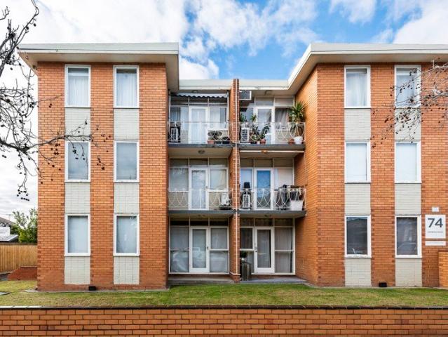 Refined Armadale Living in a Coveted Lifestyle Setting
