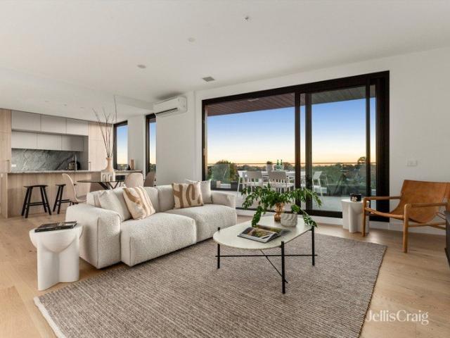 Refined Bayside Living in a Brand New Hampton East Apartment