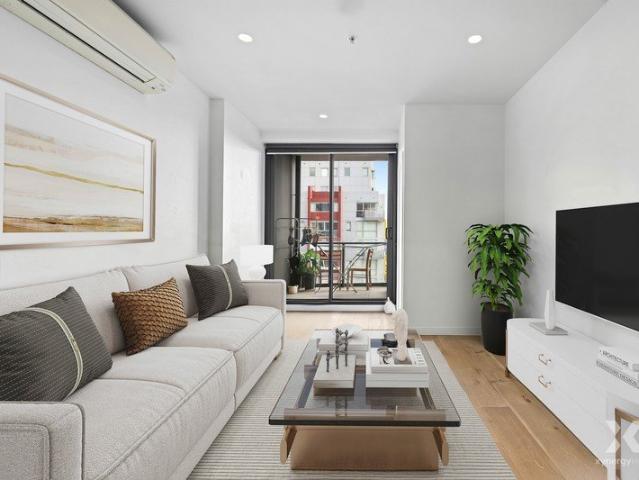 Refined City Living with Skyline Outlooks & Secure Car Space Expected Yield 7.5% or above