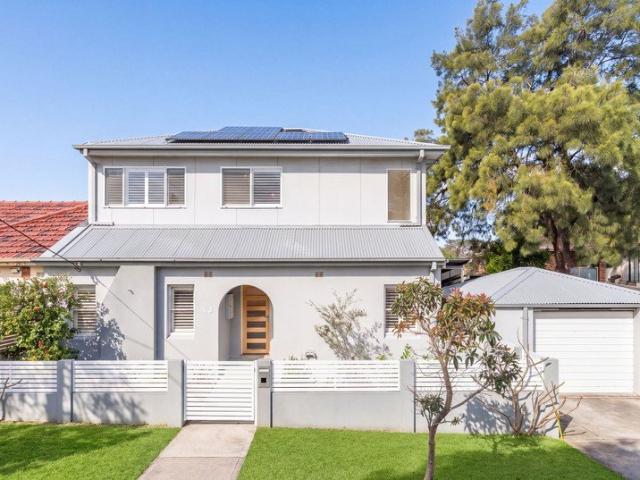 Refined Coastal Family Living In Coveted Maroubra Setting