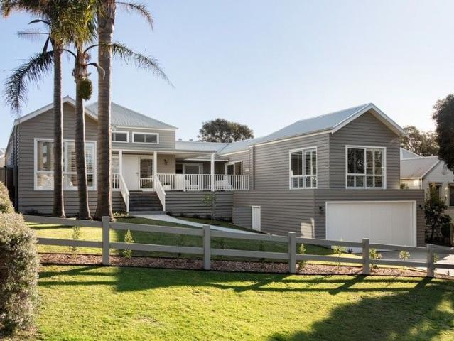 Cul de Sac Calm. 3.8 Metre Ceilings. A Pool, a Gym, and Tideways Beach Around the Corner