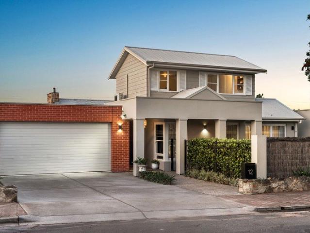 Refined Coastal Living, Designed to Entertain