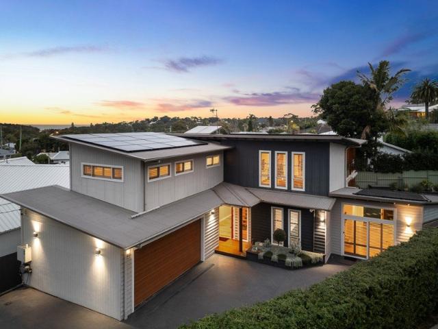Refined coastal living in a quiet cul de sac position