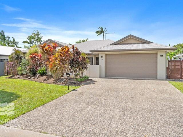 Refined Coastal Living in an Exceptional Location