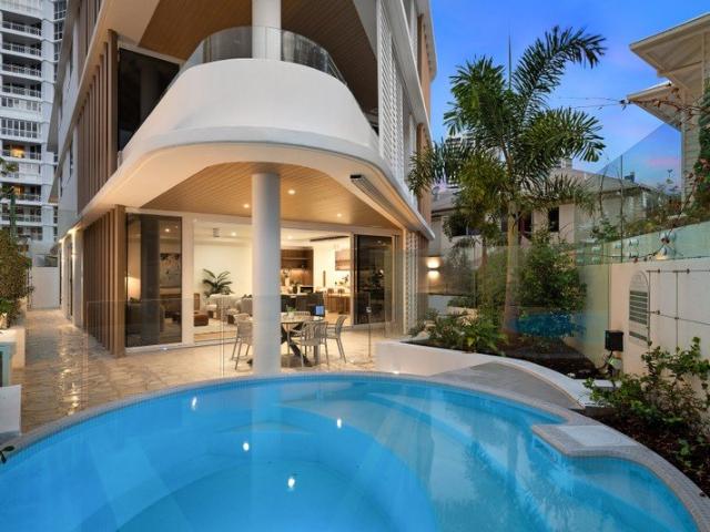 Refined Coastal Living in Exclusive Main Beach