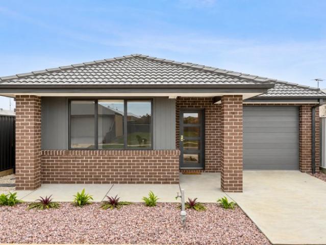Refined Coastal Living in Sought After Pocket of St Leonards