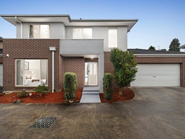 Refined Contemporary Living in a Connected Knoxfield Setting