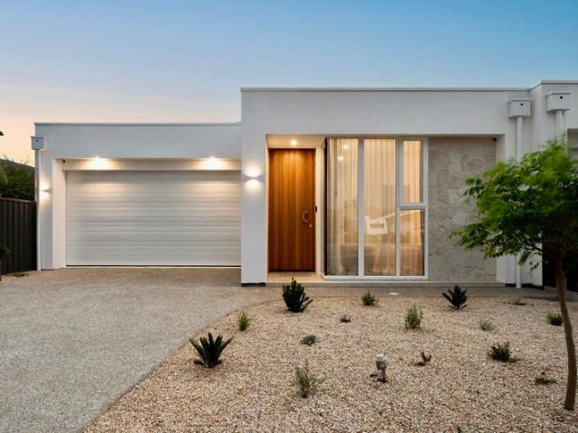 Refined Contemporary Living with Designer Appeal in the Heart of Delphin Island