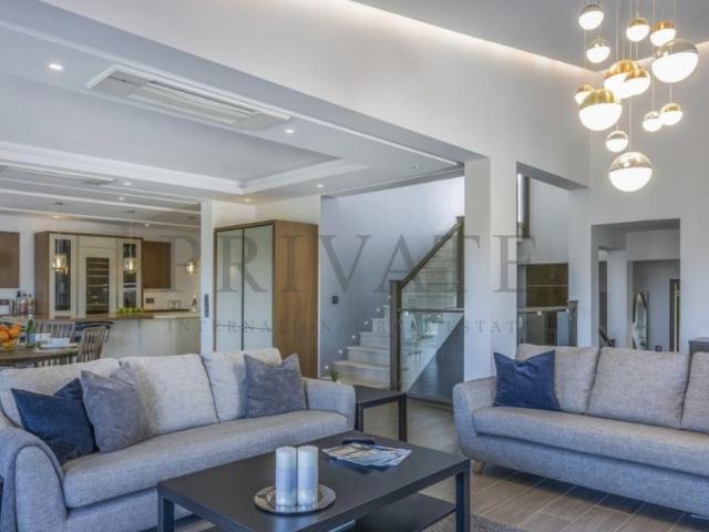 Refined Duplex Living in Vale do Lobo