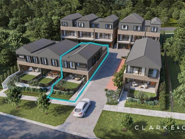 REFINED DESIGN, NORTHERN LIGHT AND A COASTAL ADDRESS!