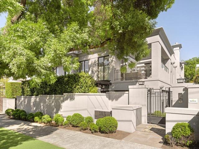Refined Designer Luxury in the Heart of Toorak