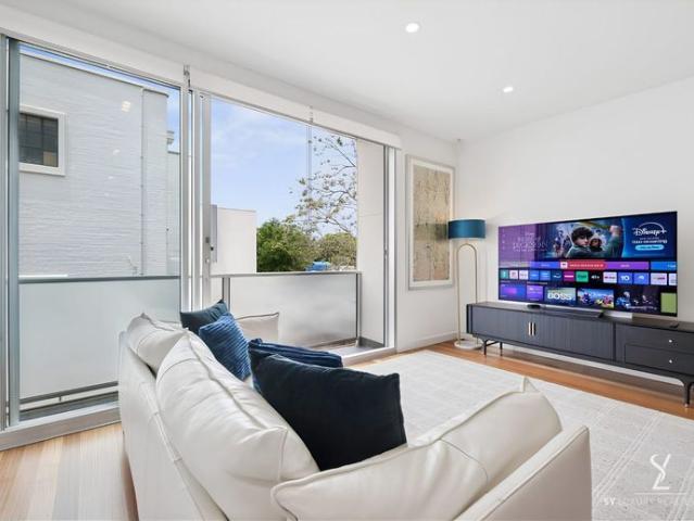 Refined Executive Townhouse | Fully Furnished | Parklands Precinct