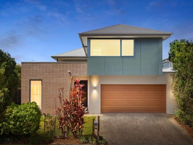 Refined Family Living in a Desirable Rochedale Setting