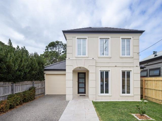 Refined Family Living with a Bespoke Edge