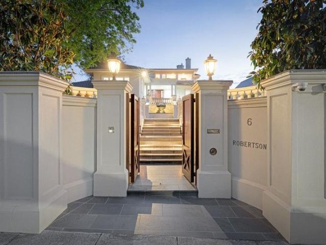 Family luxury in prestigious Toorak locale with no heritage overlays