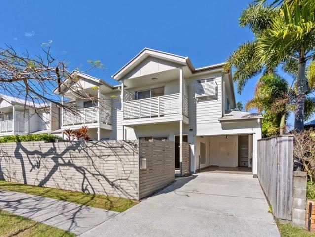 Refined Hamptons Elegance with Space, Privacy & Lifestyle Appeal
