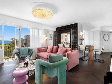 Refined Harbour Side Living in Prestigious Darling Point