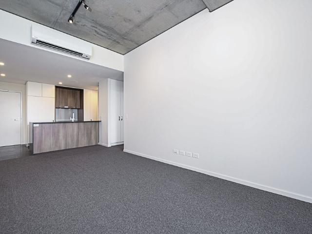 Refined Kingston Foreshore Living