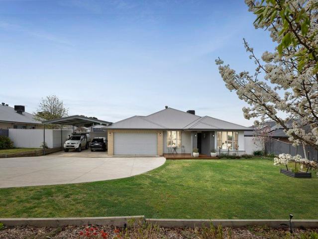 Refined Luxury Meets Effortless Country Living