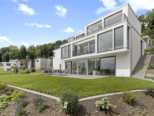Refined Living – Where Light, Space, and Design Meet