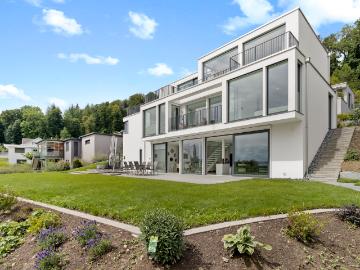 Suhr, Bezirk Aarau, Aargau - Garten, Parkplatz