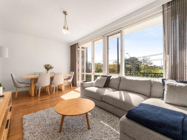 Refined Living with Space, Light & Northern Outlooks
