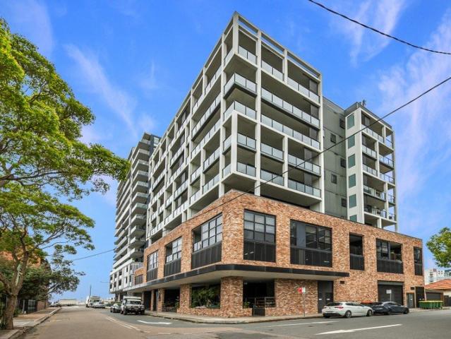 Refined Living Amid the City's Best Attractions