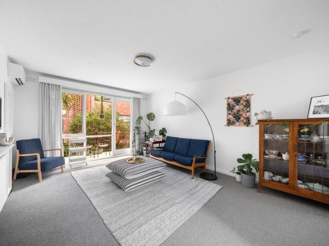Refined living in elite Scotch Hill surrounds